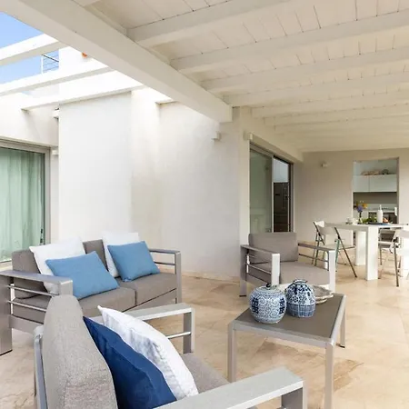 Amar 4, Emma Villa *