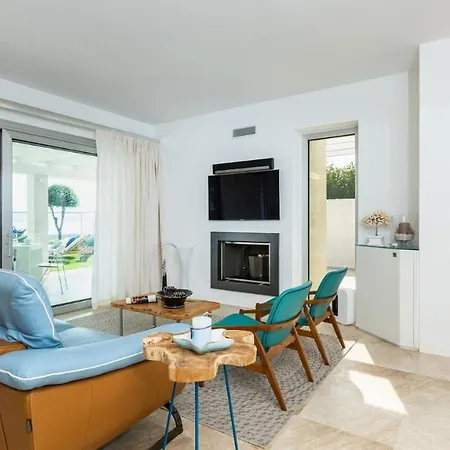 Amar 4, Emma Villa Olbia