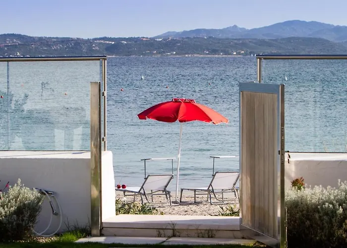 Amar 4, Emma Villa *