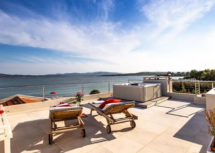 Amar 4, Emma Villa *