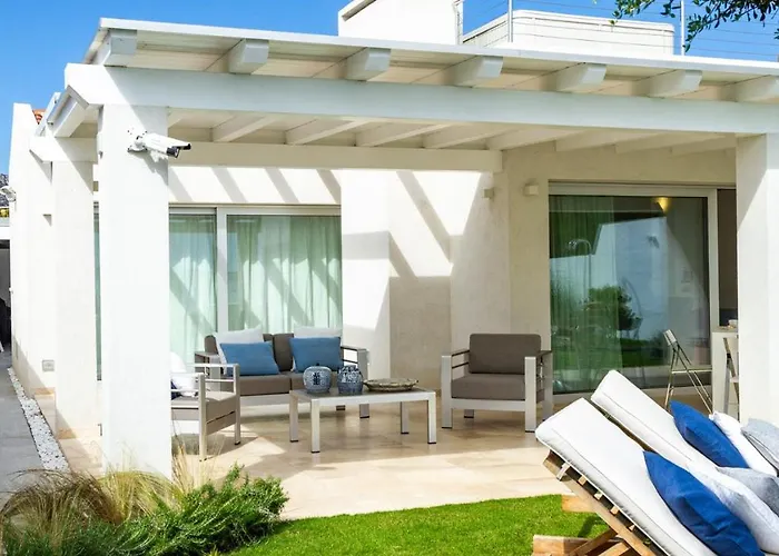 Amar 4, Emma Villa Olbia