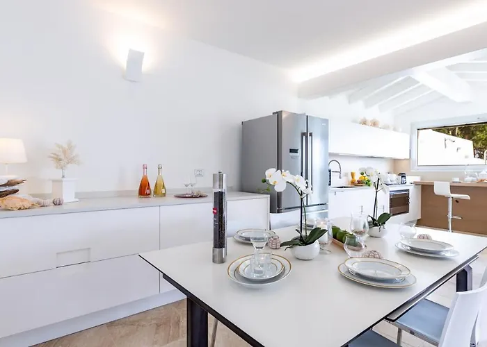 Вілла Amar 4, Emma